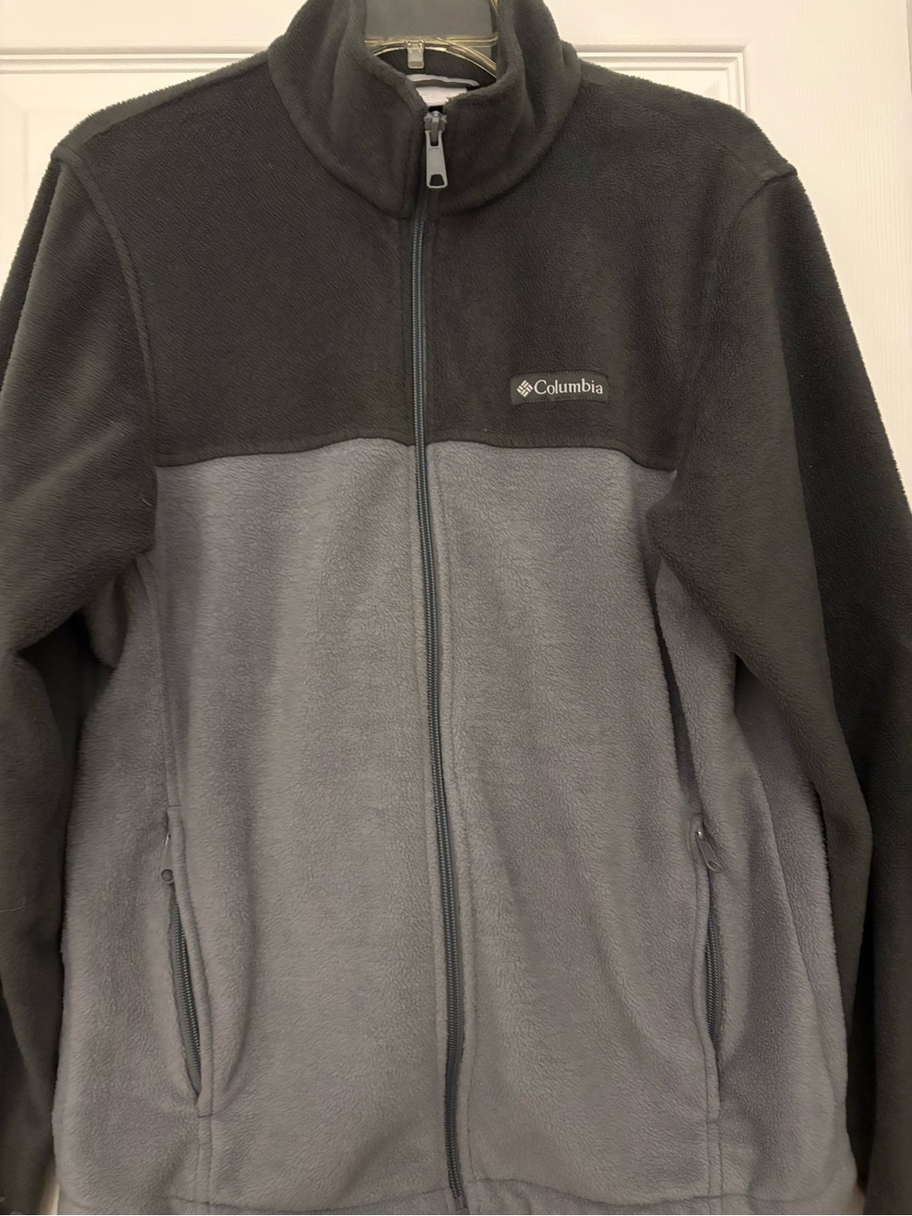 Columbia Two-Tone Gray Fleece Zip-Up Jacket (Men’s Small)